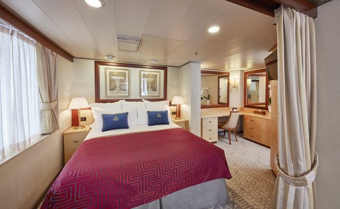Cunard Cruise Line QV Penthouse Suite Q3 1.jpg